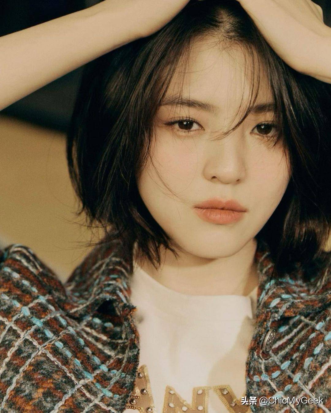 最美小三韩素希出镜秀白美美身材!吹弹可破牛奶肌让人移不开眼_进行_