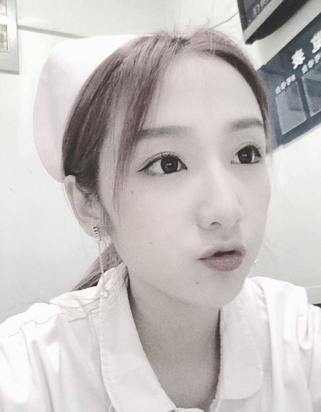 知名女团成员主业竟然是护士,白天上班晚上公演,兼职做偶像_陈佳莹