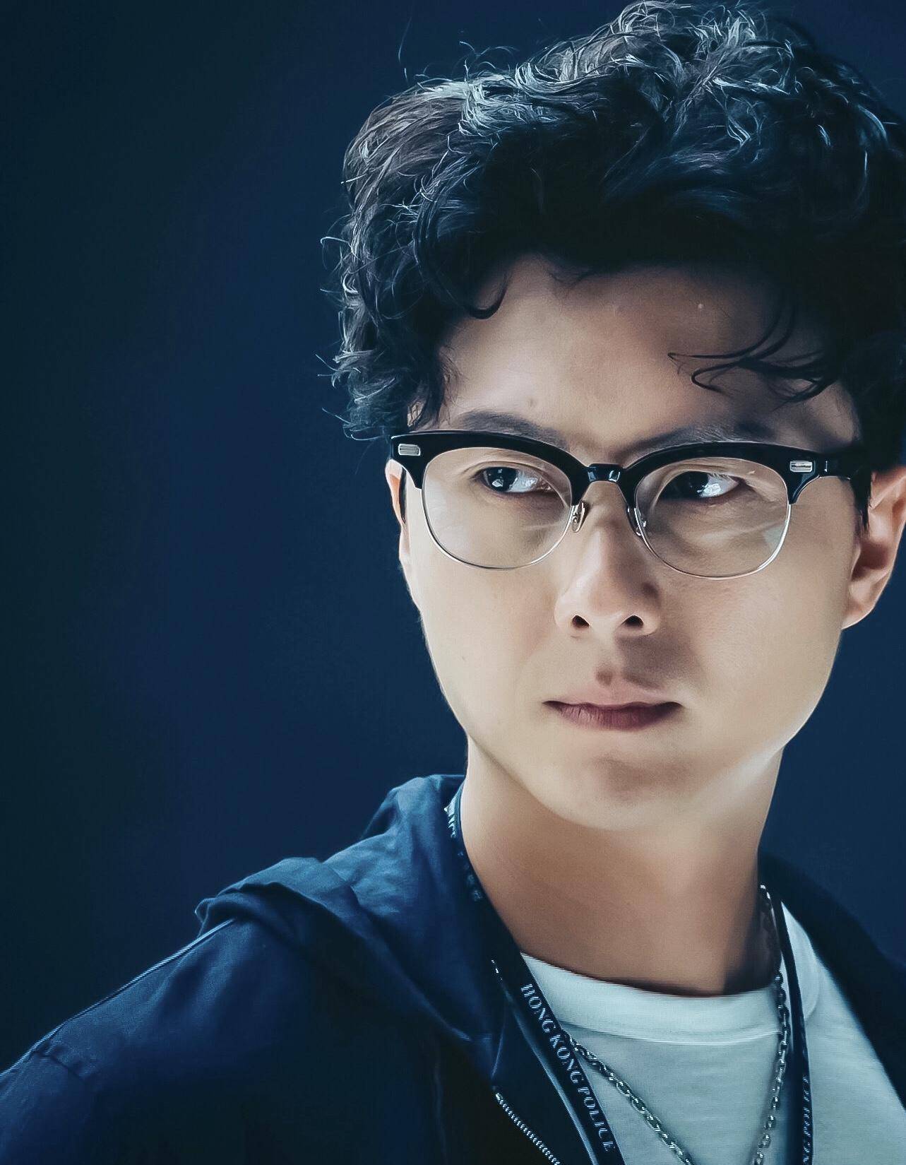 姜皓文新剧跪地爆哭,52岁夺最佳男配,曾豪花7位数买楼送老婆_网友