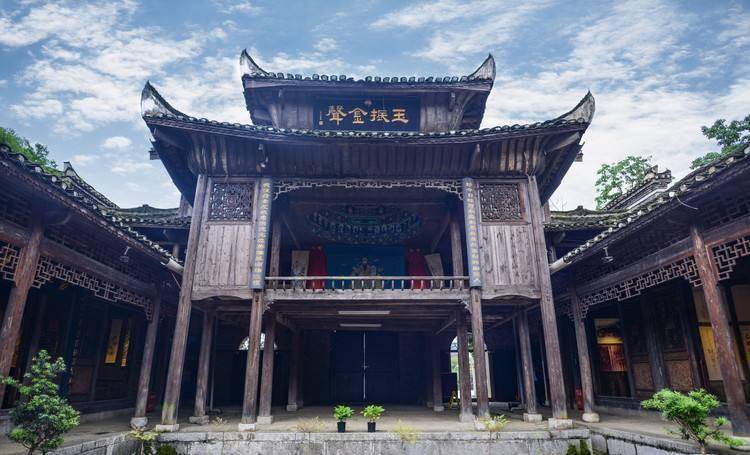 瓮安,一座因磷矿而崛起的城市,其山川美景,历史文化也十分丰富