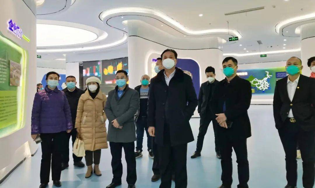 柬埔寨湖南总商会来汉寿开展公益捐赠暨园区考察工作_吴光华_老人