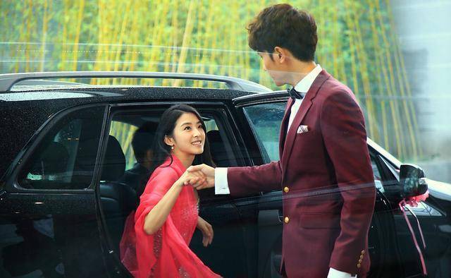 虽然和张含韵配一脸,但看这两部剧时觉得彭冠英和张子萱更登对哦_祝福