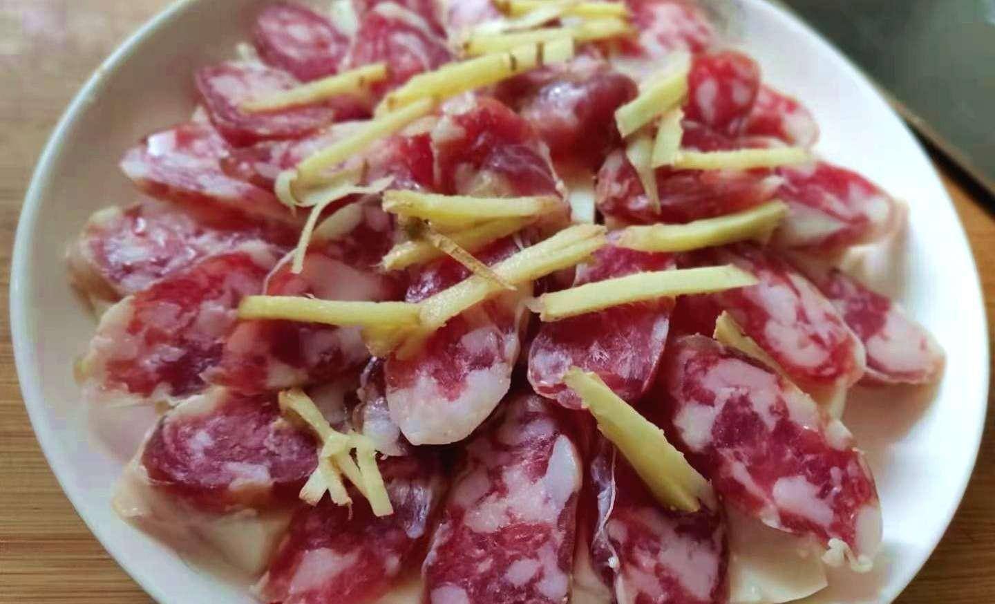 香肠蒸豆腐这样做,鲜美营养易吸收,操作更简单,大人小孩都爱吃_食用