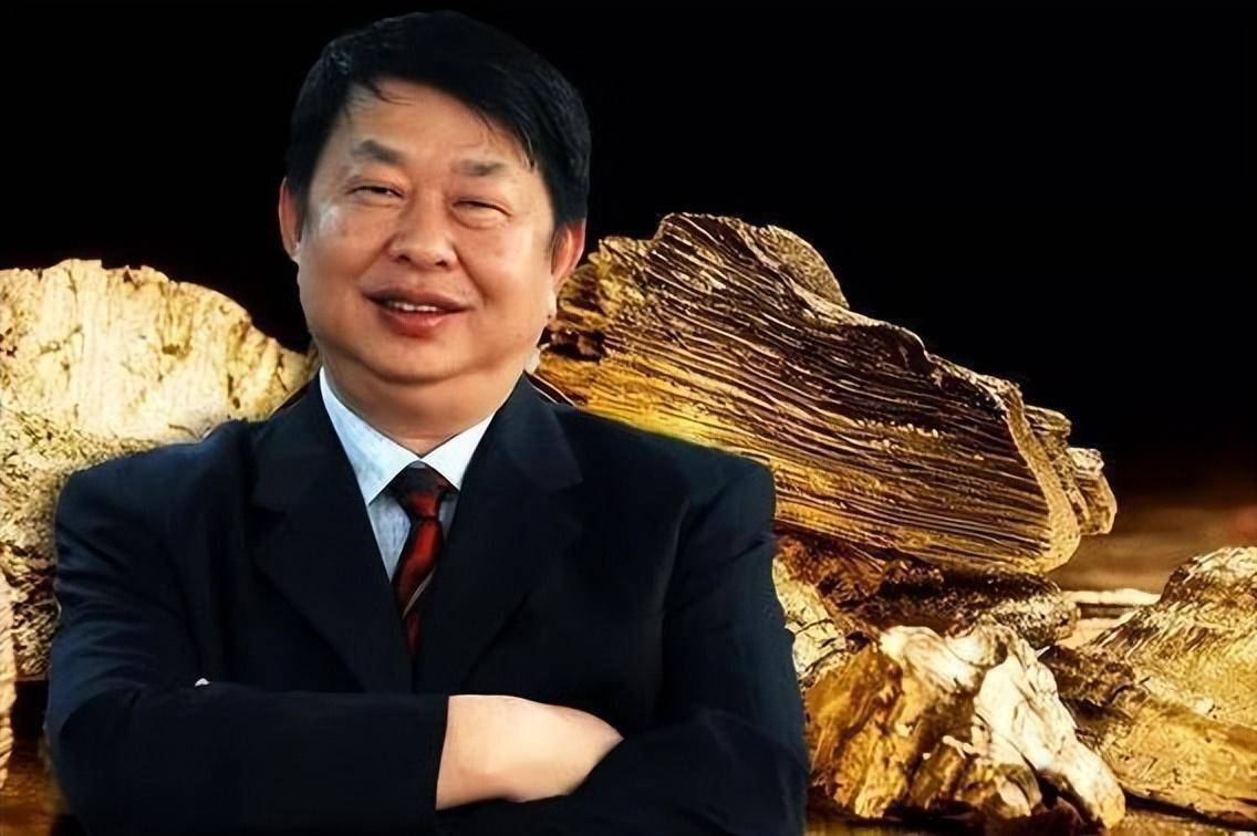 63岁矿老板再婚,娇妻小他25岁,难道是图他背后的1500亿身家