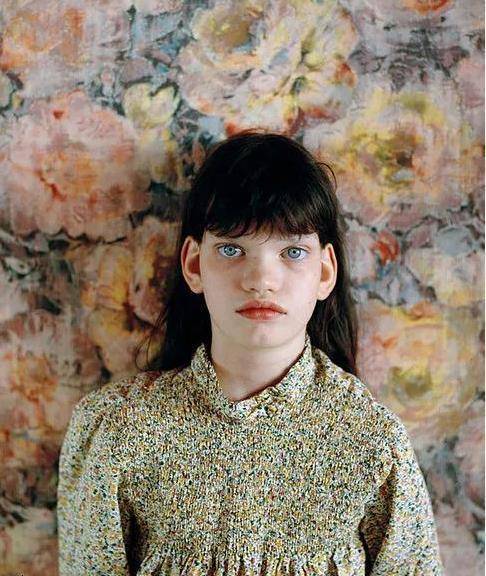 9岁乌克兰女孩,蓝眼睛扁平鼻梁也能登封面,打破刻板审美?