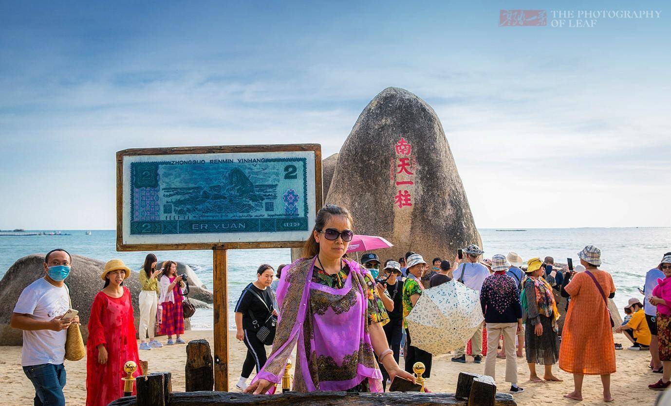 天涯海角景區,因三塊巨石而出名,是遊客來三亞的重要打卡點_石頭_景點