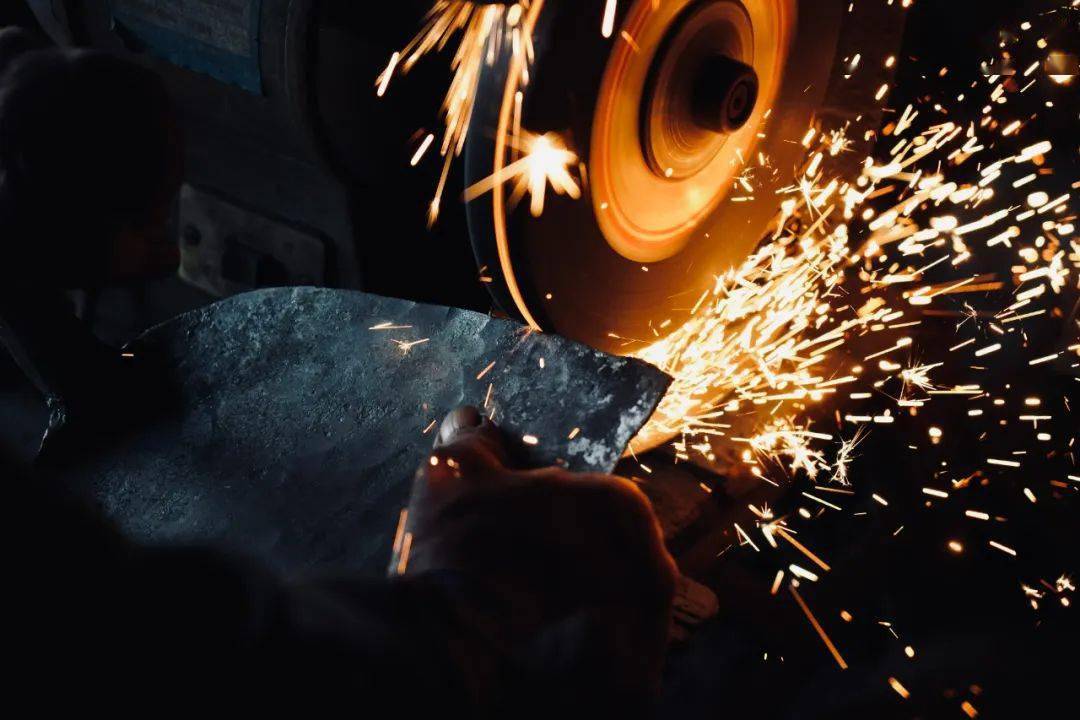 淬火成钢!老铁匠50年的坚守_张发学_生产_学说