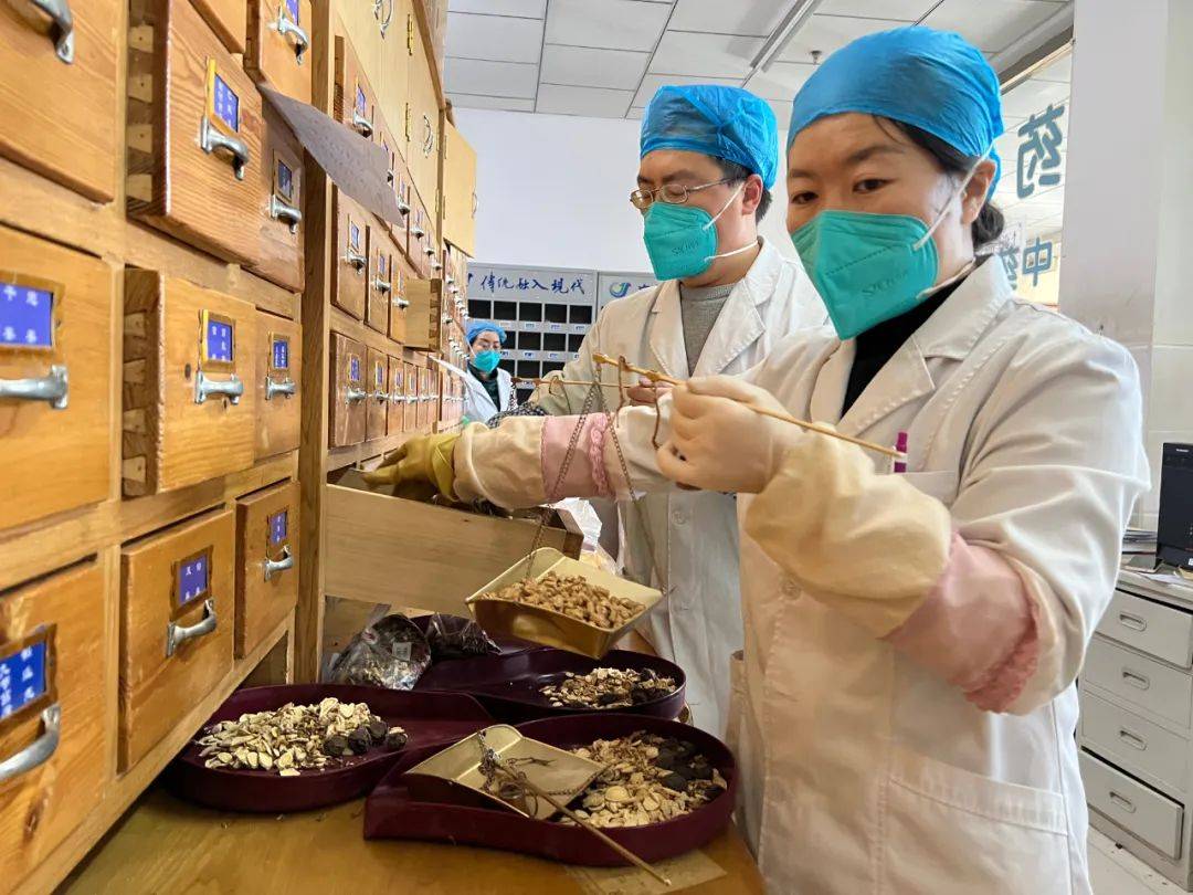 市中医医院：开展中医药服务 引导群众做好健康管理_症状_疫情_用药