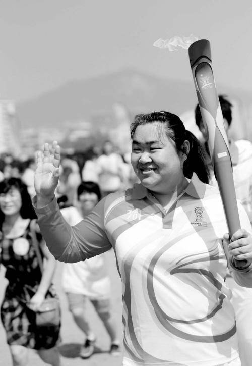 唐功红,为国争光冒死一举后七窍流血,今已结婚生子_奥运_因为_张美兰