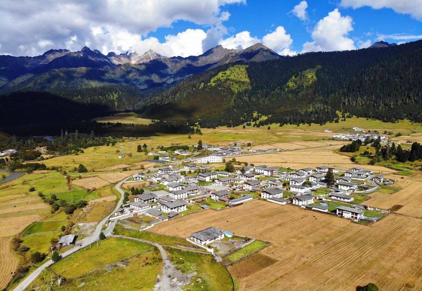 开着汽车去拉萨 03鲁朗小镇·田园风光扎西岗村_资源_雅鲁藏布江_鸡汤