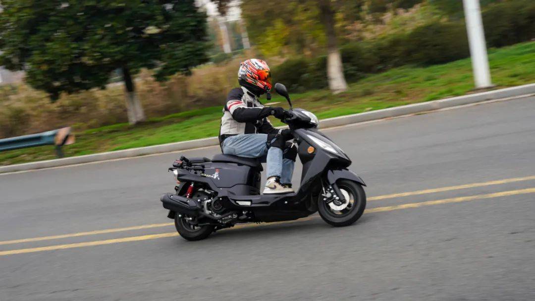 总结在专注载货的实用车型中,大阳载载的定位很精准,设计也很到位