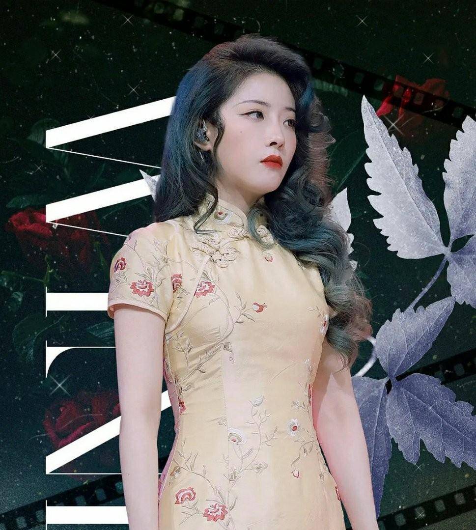 喻言再现身材短板,旗袍装翻车,脖子前倾身材毫无曲线_造型_网友_美的