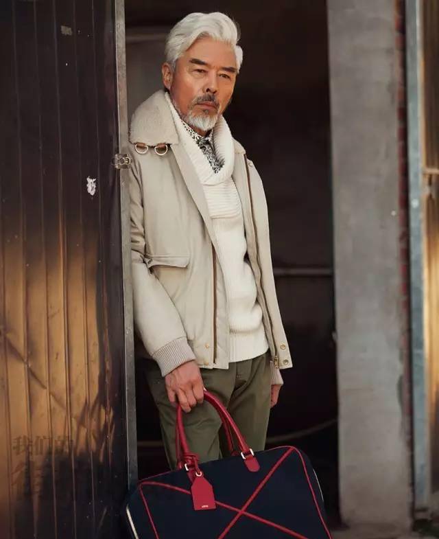 张双利觉得:男人年纪越大,气场也就跟着强大,年轻时不敢碰的东西,现在