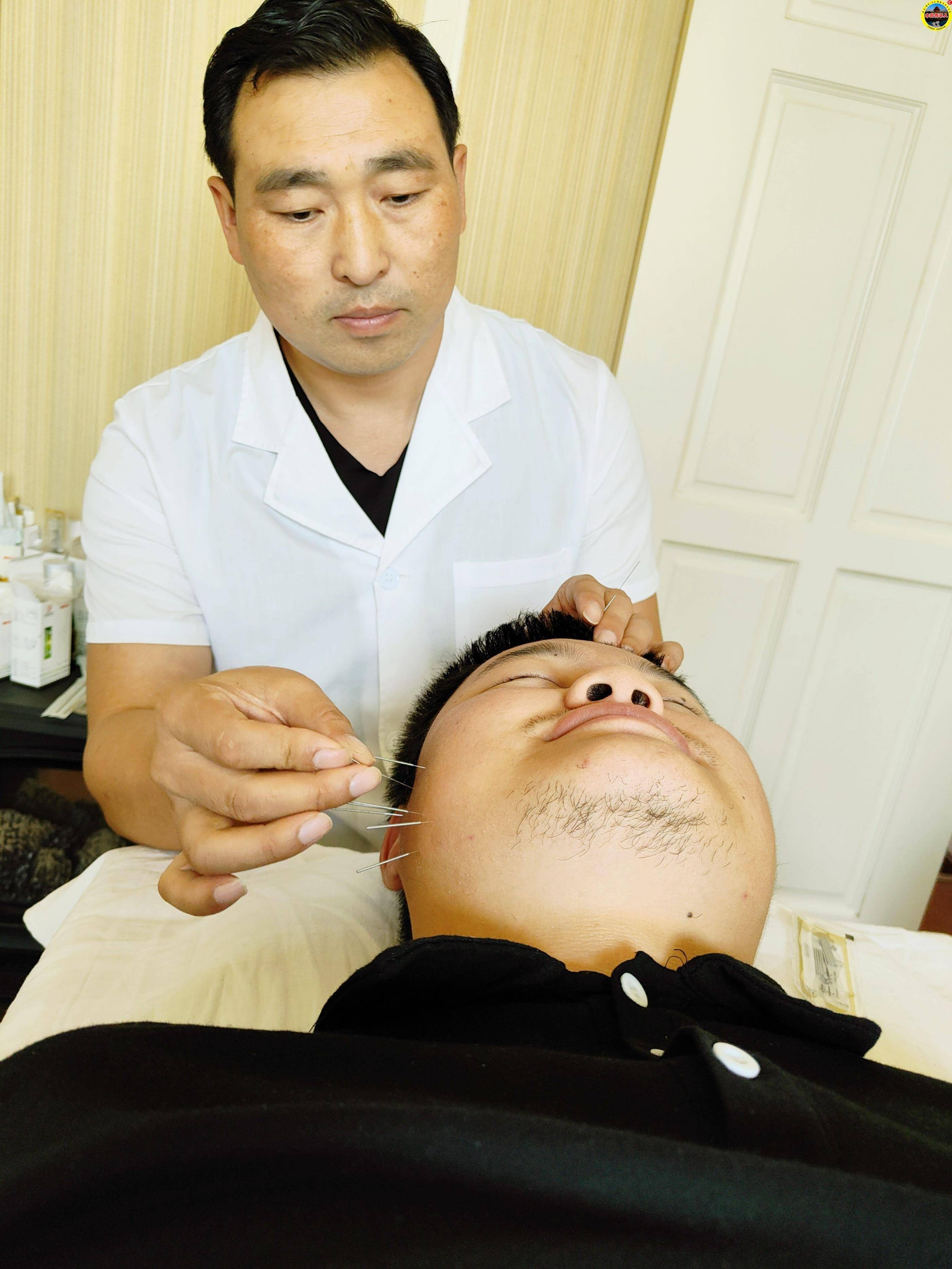中国传承人张云飞,传承藏医针灸_患者_口碑_家族