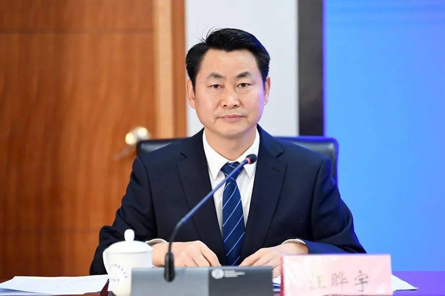 医院呼吸内科主任医师 费广鹤62 省疾病预防控制中心主任 刘志荣