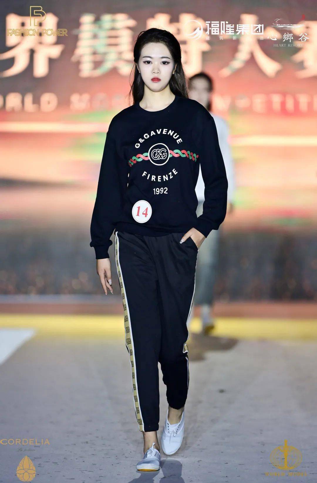 21级表演5班张瑜22级时尚表演与传播1班赵芸慧21级表演5班张瑶22级