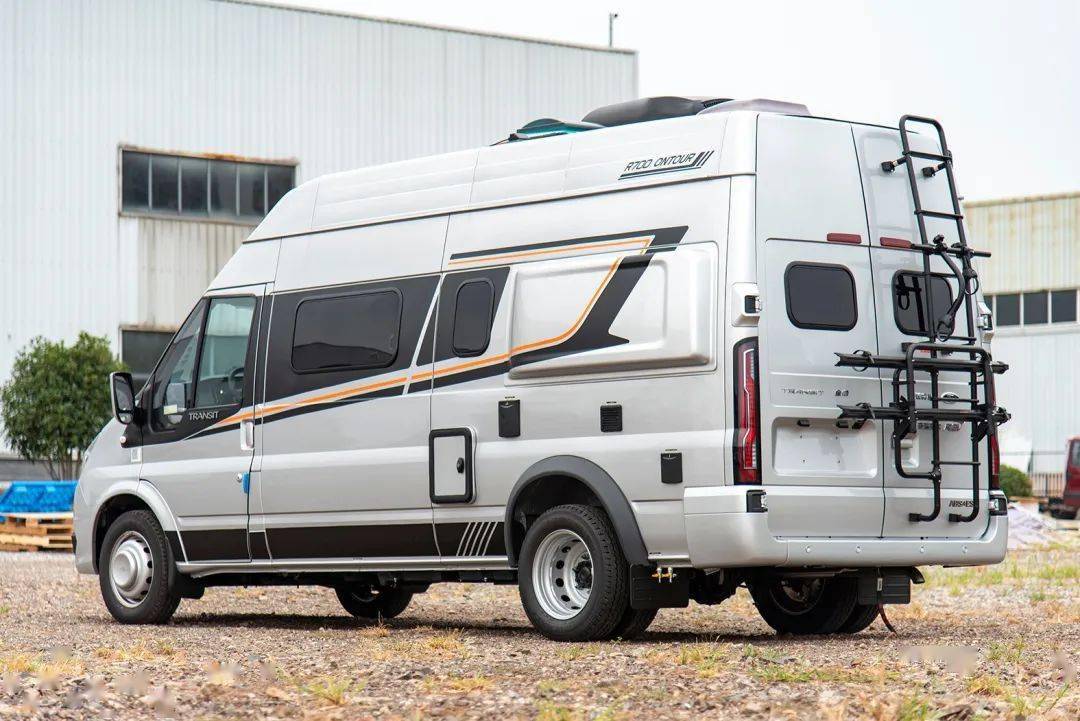 长轴高顶后双胎 设计精巧 配置齐全 兼顾商旅的多用途房车_搜狐汽车