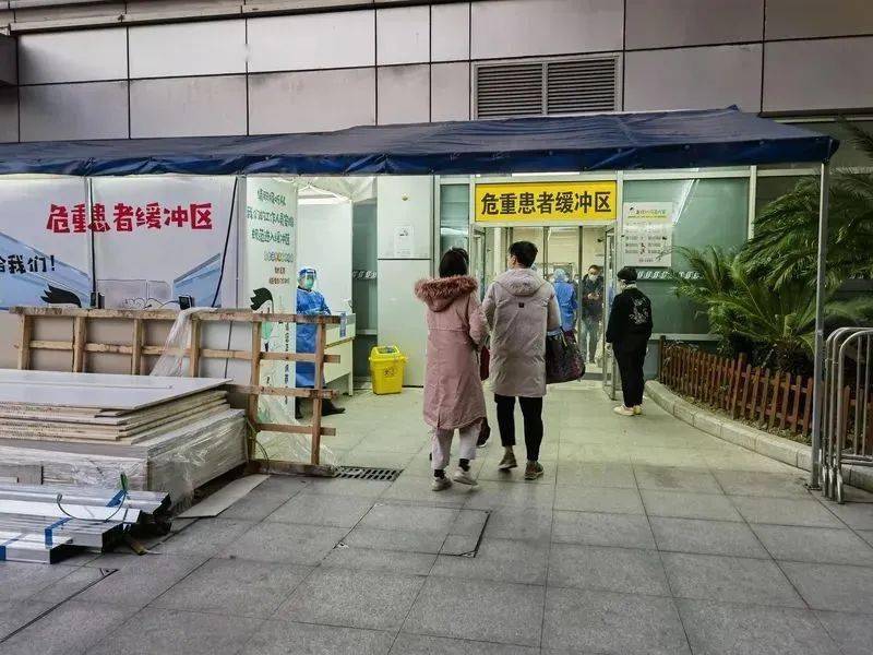 媒体聚焦 | 上观新闻：上海这家医院，急诊医生感染超八成，接诊量达平时5倍，扛得住吗?？