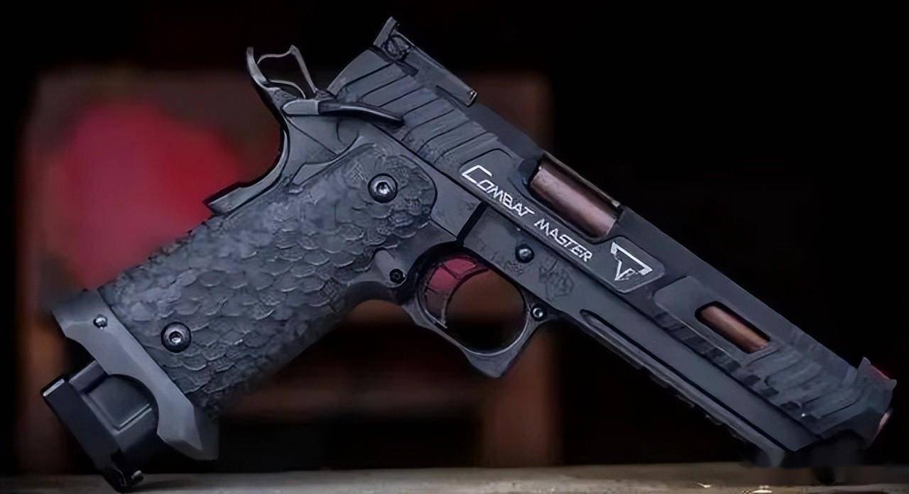 电影《疾速追杀》中特别定制的枪械,均是专门为ipsc运动改装尽管说了