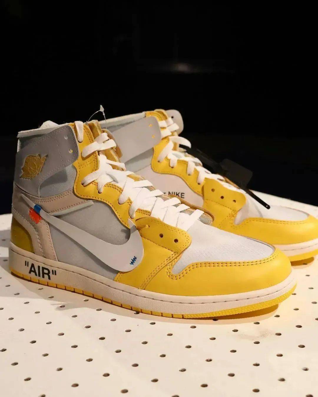 off-white JORDAN C.E 破格｜ファッション