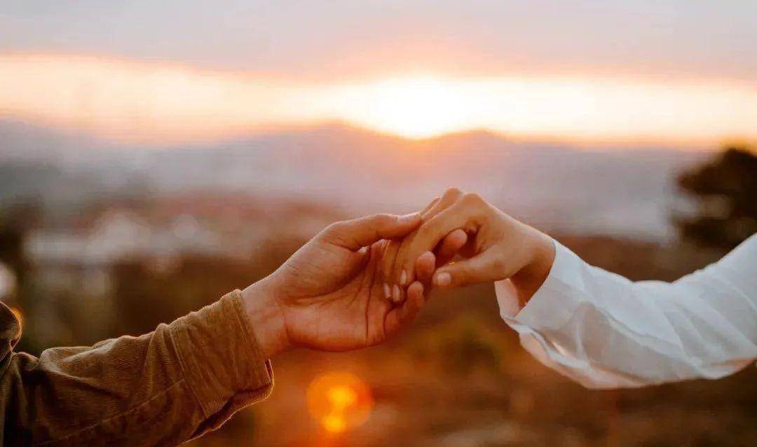 男人越能忍住不联系你,越能说明这三个问题_男朋友_阿笑和_主动