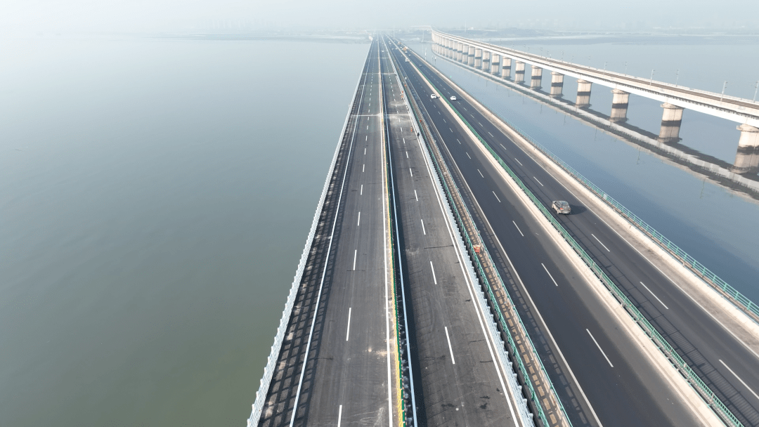 标志着青岛高速公路路网同日开工,沈海高速南村至青岛日照界段改扩建