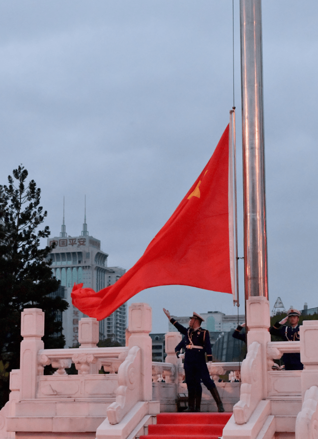 五星红旗竖屏图片