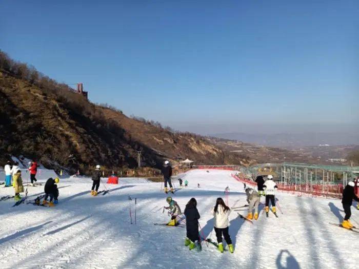 花舞南山滑雪场伏羲庙景区南郭寺景区玉泉观景区大像山景区胡氏民居