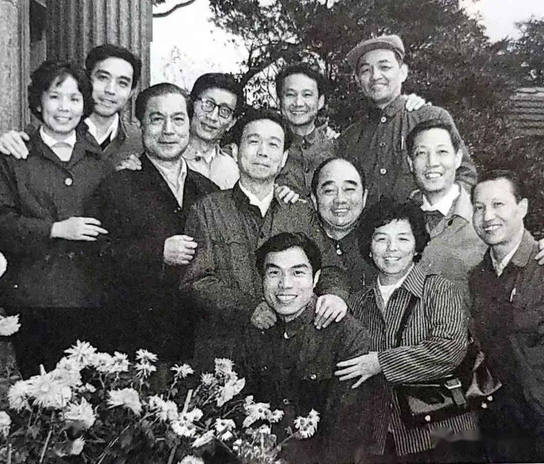 李青:名字中没有"双"字的"双字辈"滑稽艺术家_张利音_上海滑稽剧团