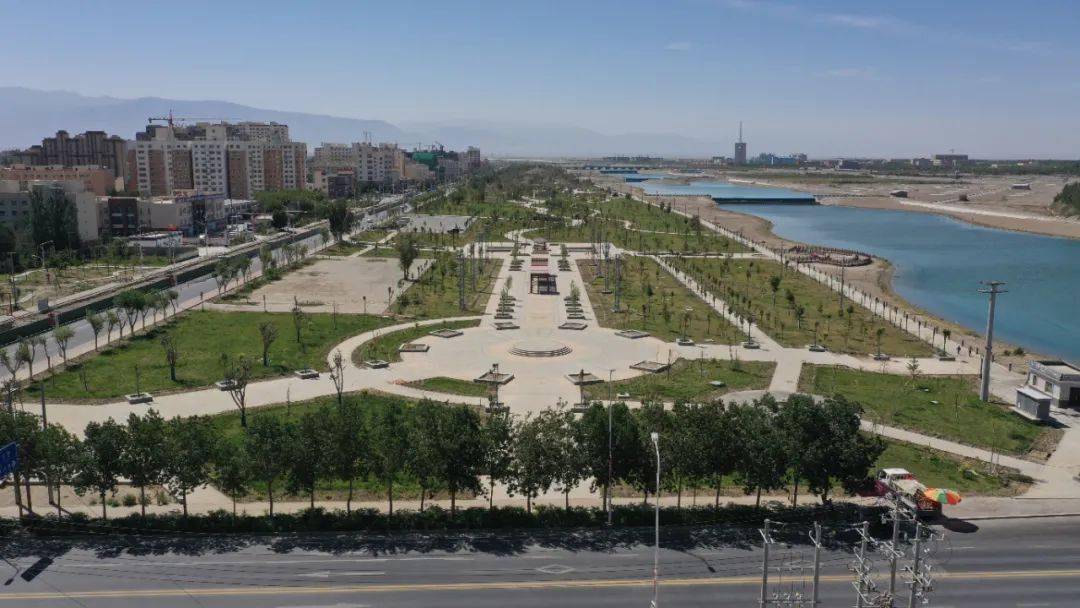 州若羌县,该项目占地189公顷,西至博斯坦路,东至楼兰路,北至米兰路,南