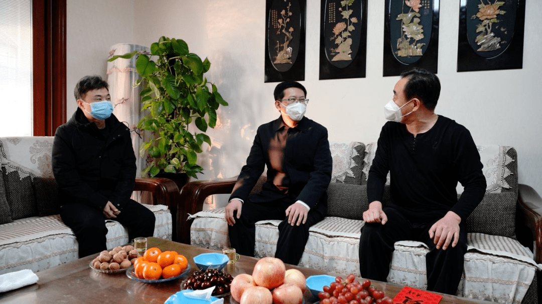 县领导胡晓铭,张志武,韩冬,乔晓辉,李海良,姬志勇,米宏远分别参加慰问