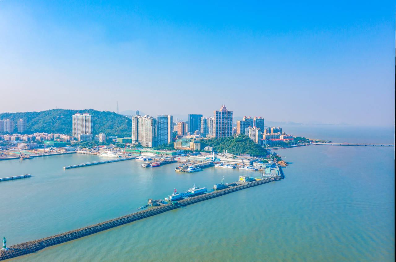 融创“割肉”深圳冰雪文旅城，珠海最大国资房企接盘_项目_华发股份_股权交易