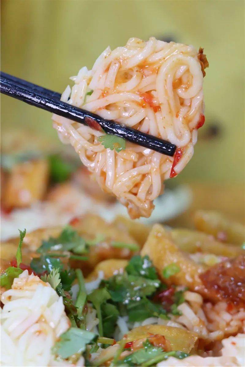 心情不好的时候,就想吃一大盘漳州五香面!_酱汁_店里_老宝