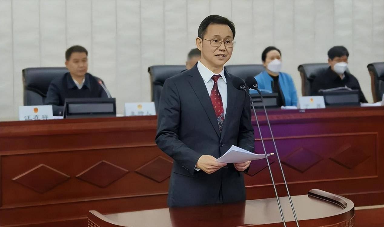 决定任命陈家伟为荆门市人民政府副市长,决定陈家伟为荆门市人民政府