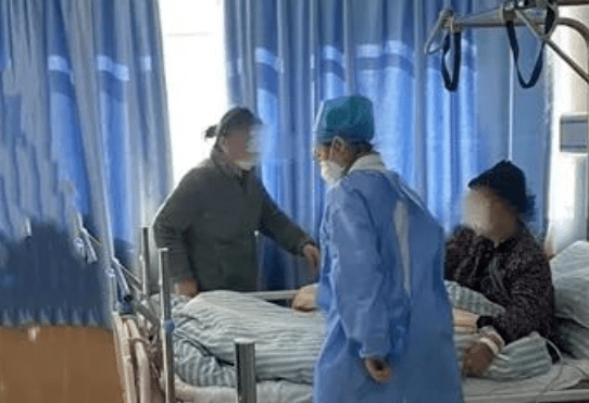 蚌埠100岁老人，感染新冠后康复出院