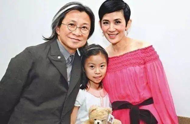 与陈可辛同居24年来,坚决不领证,长期分房睡,吃喝拉撒全aa,吴君如图