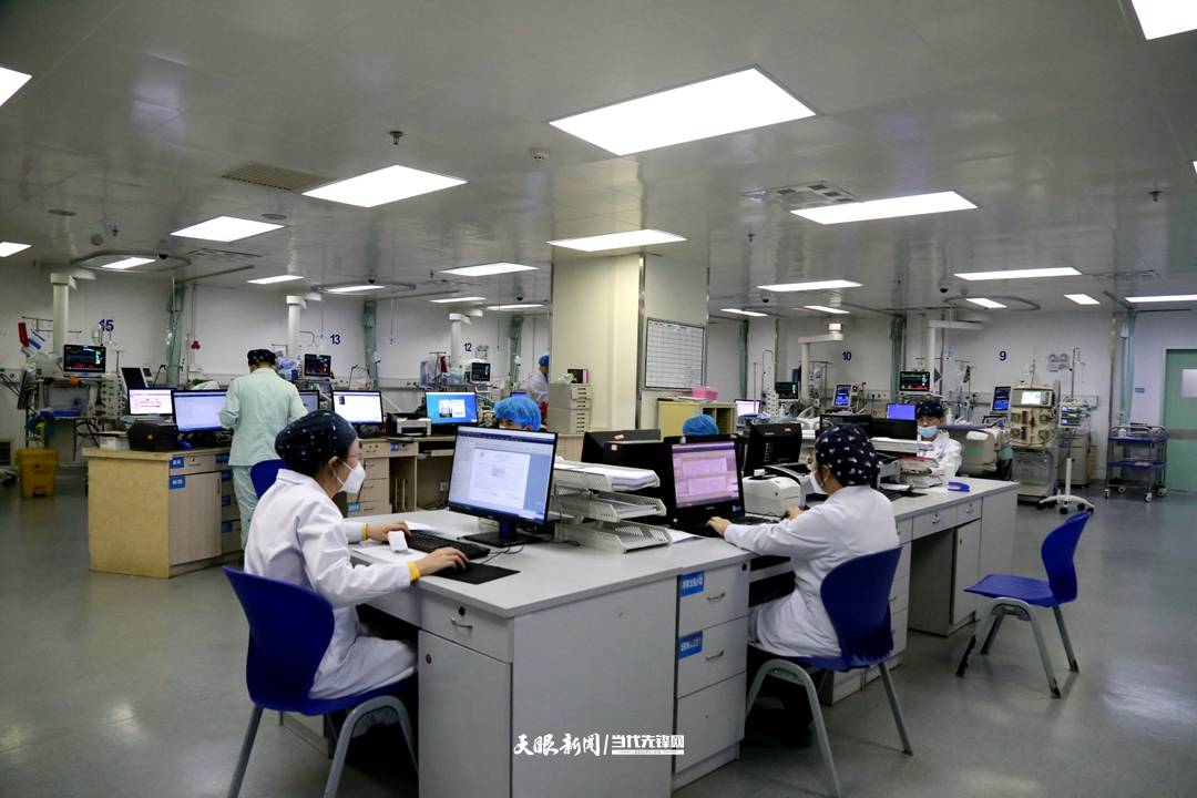 探访贵州省人民医院重症医学科_患者_病房_进行