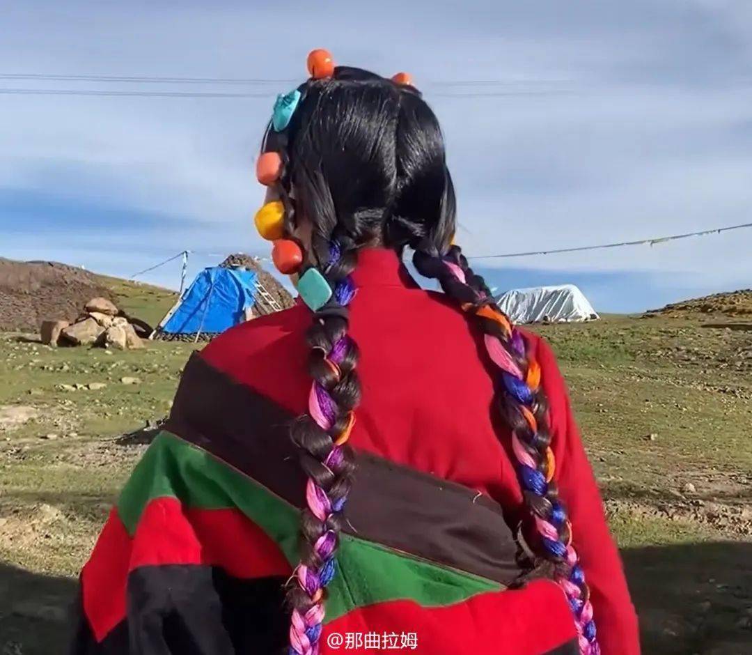 配饰_姑娘_巴青县