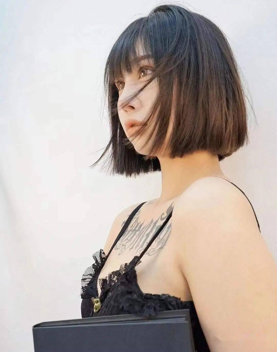 直直直直直短发,普通但很美!_发型_中国_人类