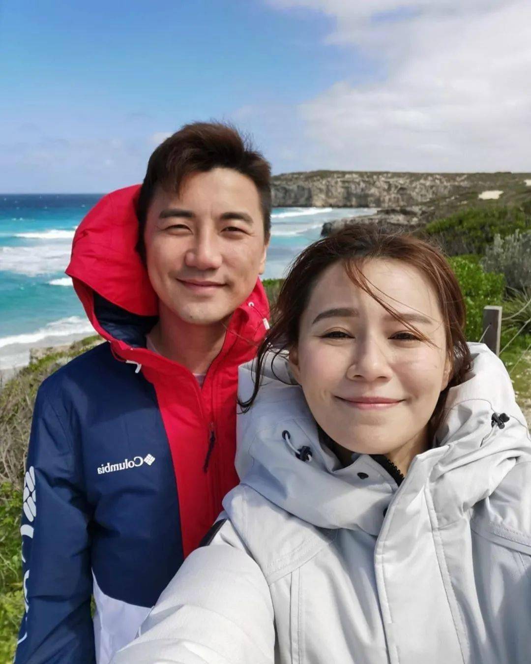 黄翠如大晒与洪永城亲密合照!再惹绯闻网友不满消费人夫!