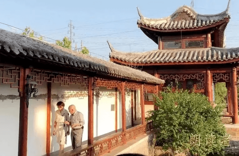 "青面獠牙兔"邮票让收藏界沸腾,99岁的艺术大师黄永玉,竟还是个隐藏的