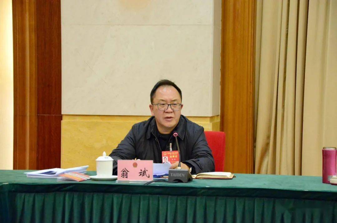 翁斌代表说,政府工作报告实事求是总结了新时代十年以来云南的发展