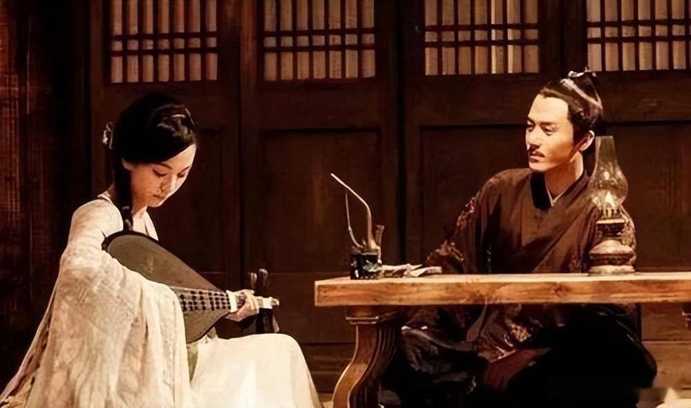 斜阳冉冉春无极,沉思前事似梦里——周邦彦与李师师在龙榻上欢颜_宋徽