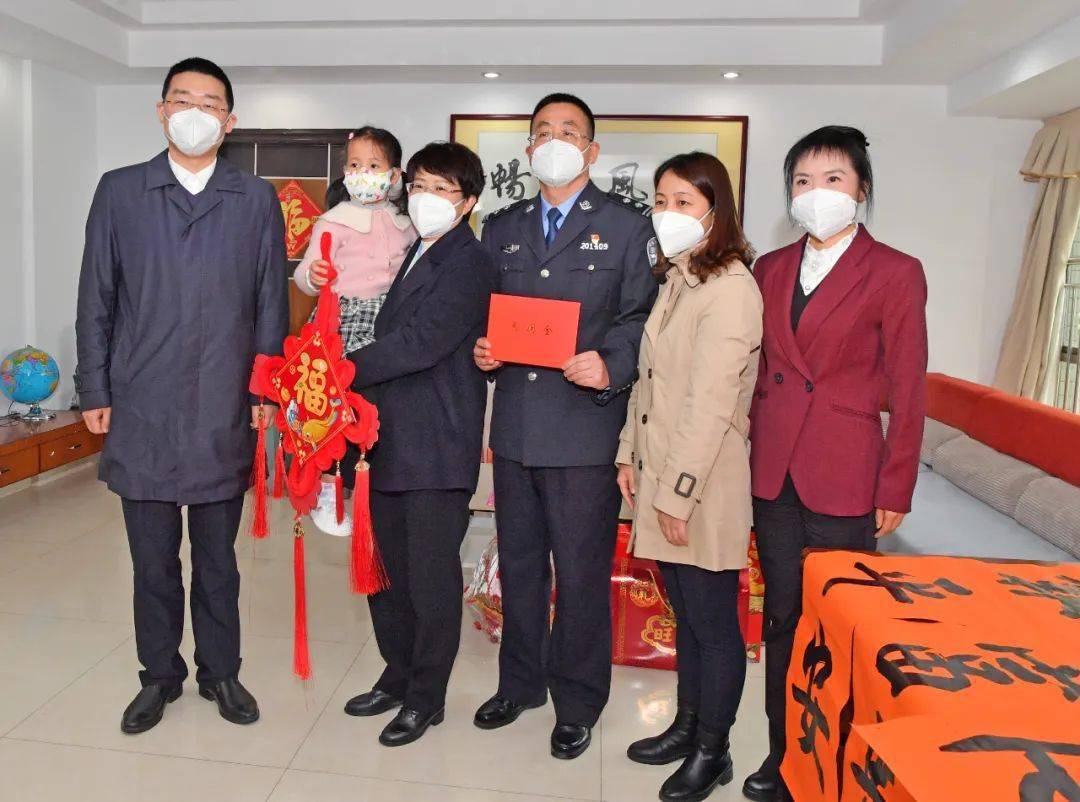 冯玲督导检查春节前安全生产,物资保供工作和慰问道德模范_社会