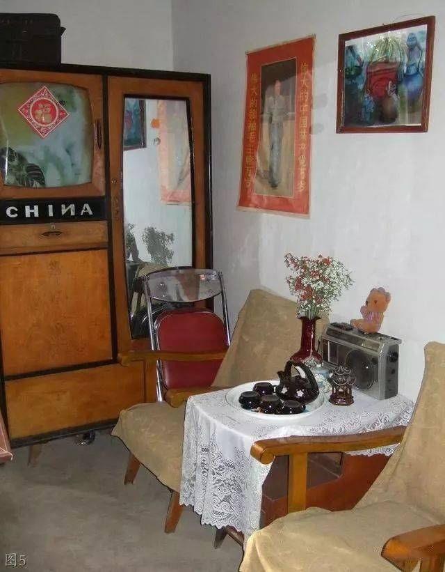 80年代咱家的样子_挂历_电视_东西