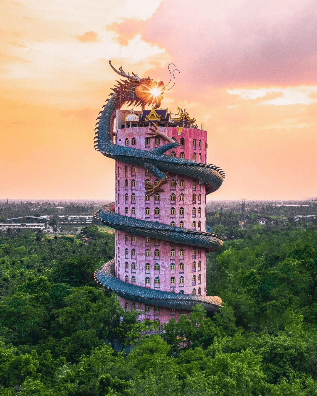 泰国"五头佛寺"魔幻又震撼,直接吓哭小孩!