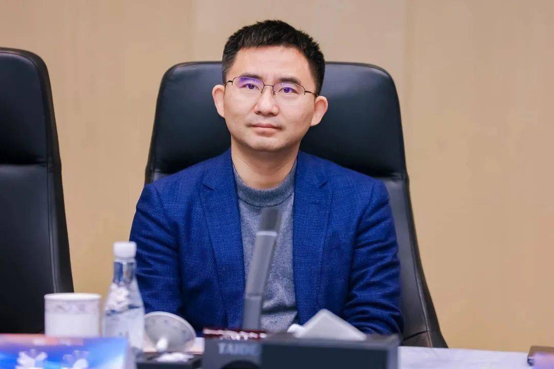 德明利董事长李虎针对产业协同发展建言,他希望园区能够定期举办不同