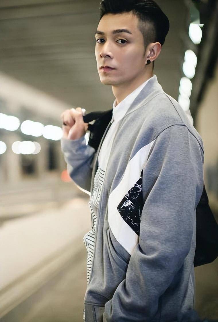 港知名歌手重心内地发展,称收入增加眼界也开阔了_周柏豪_工作_香港