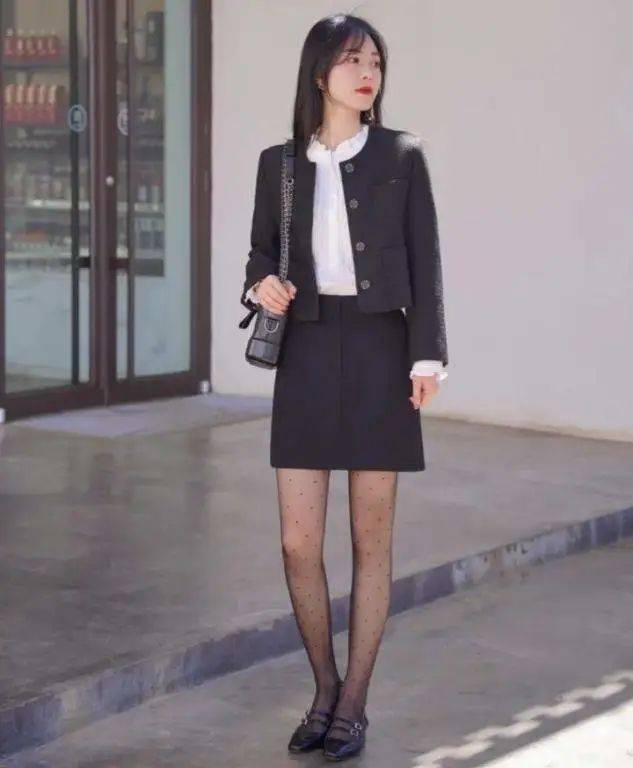 "黑丝 乐福鞋",时髦又显瘦,回头率超高_身材_女生_丝袜