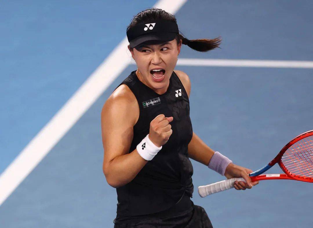 love game(指零封对手)完成回破,但在第四局拉锯战中,经历5次deuce后